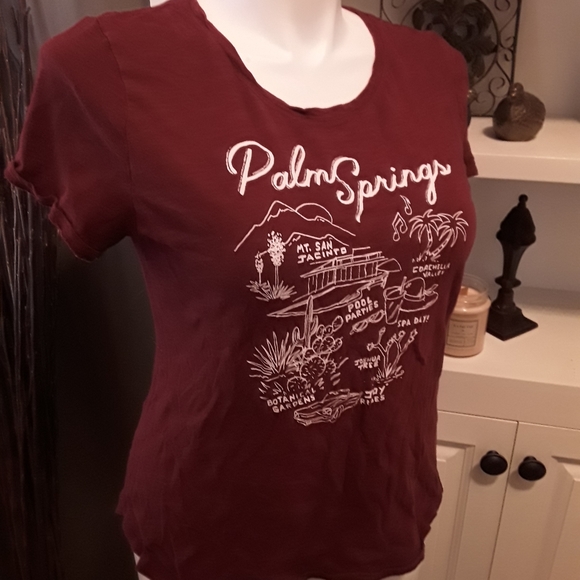 🍁CLOSET CLEAR OUT 5/$20🍁 Palm Springs Tee - Picture 1 of 1